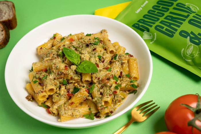 Plant based italian pasta recipe one pot meal rigatoni with broccoli garlic and oil
